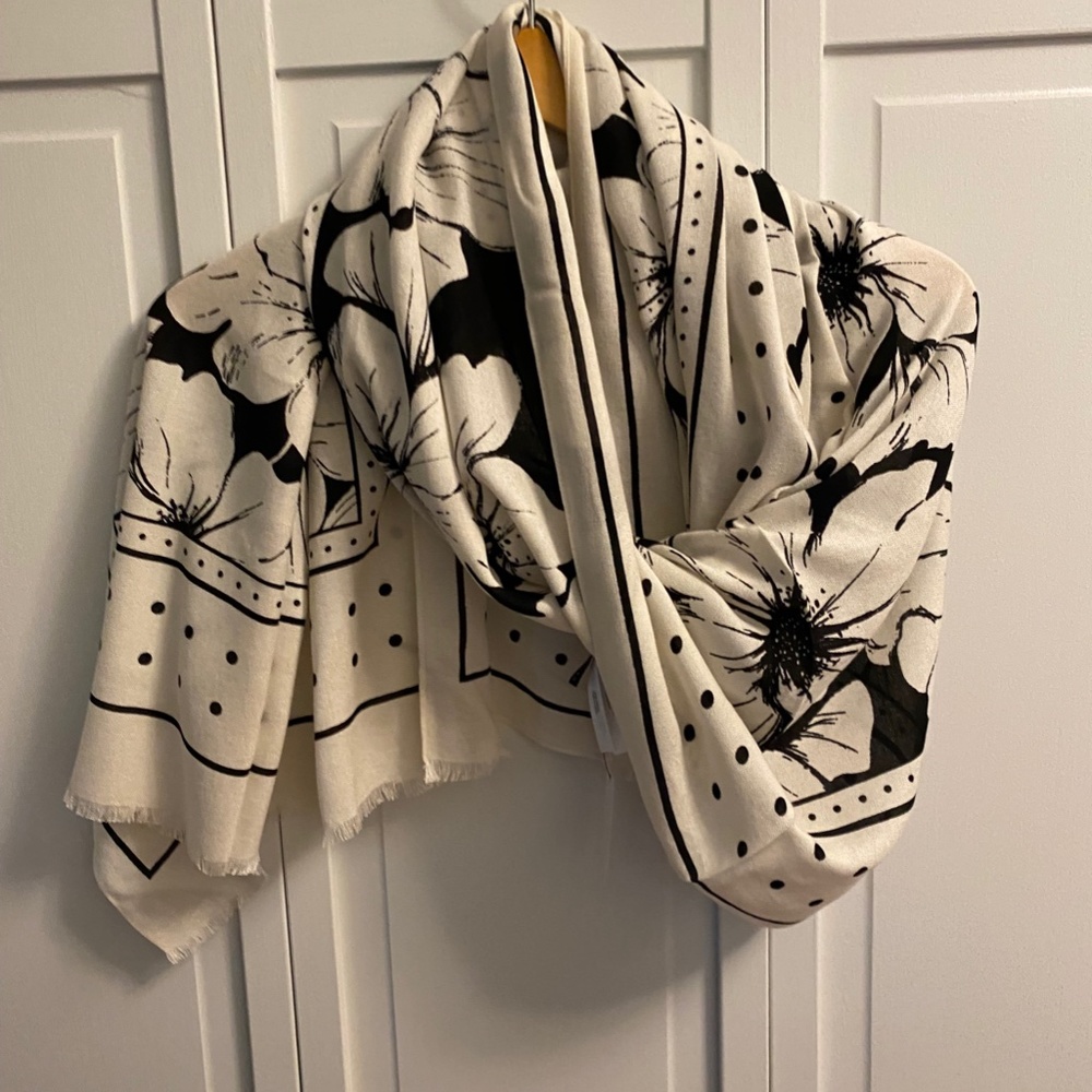 Talbots cream and black versatile scarf, 70x26